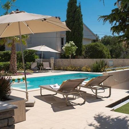 Pool Apartments Galeb Novalja Eksteriør billede