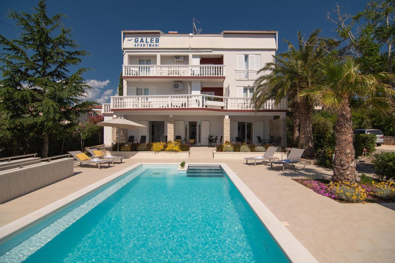 Pool Apartments Galeb Novalja Eksteriør billede