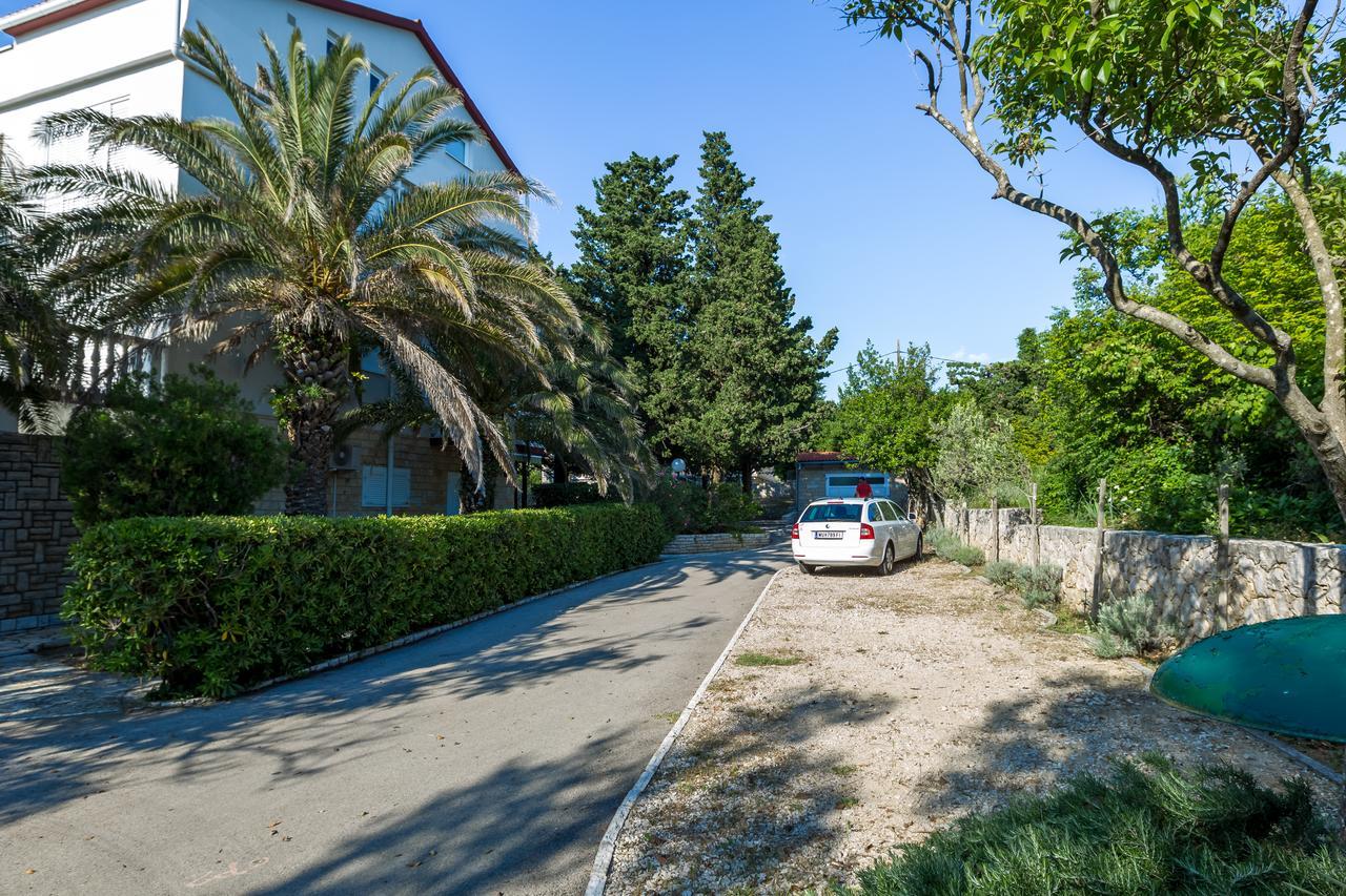 Pool Apartments Galeb Novalja Eksteriør billede