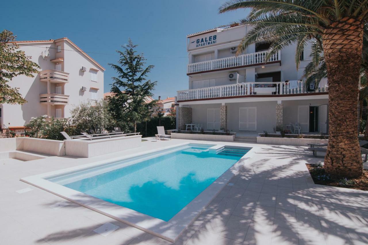 Pool Apartments Galeb Novalja Eksteriør billede