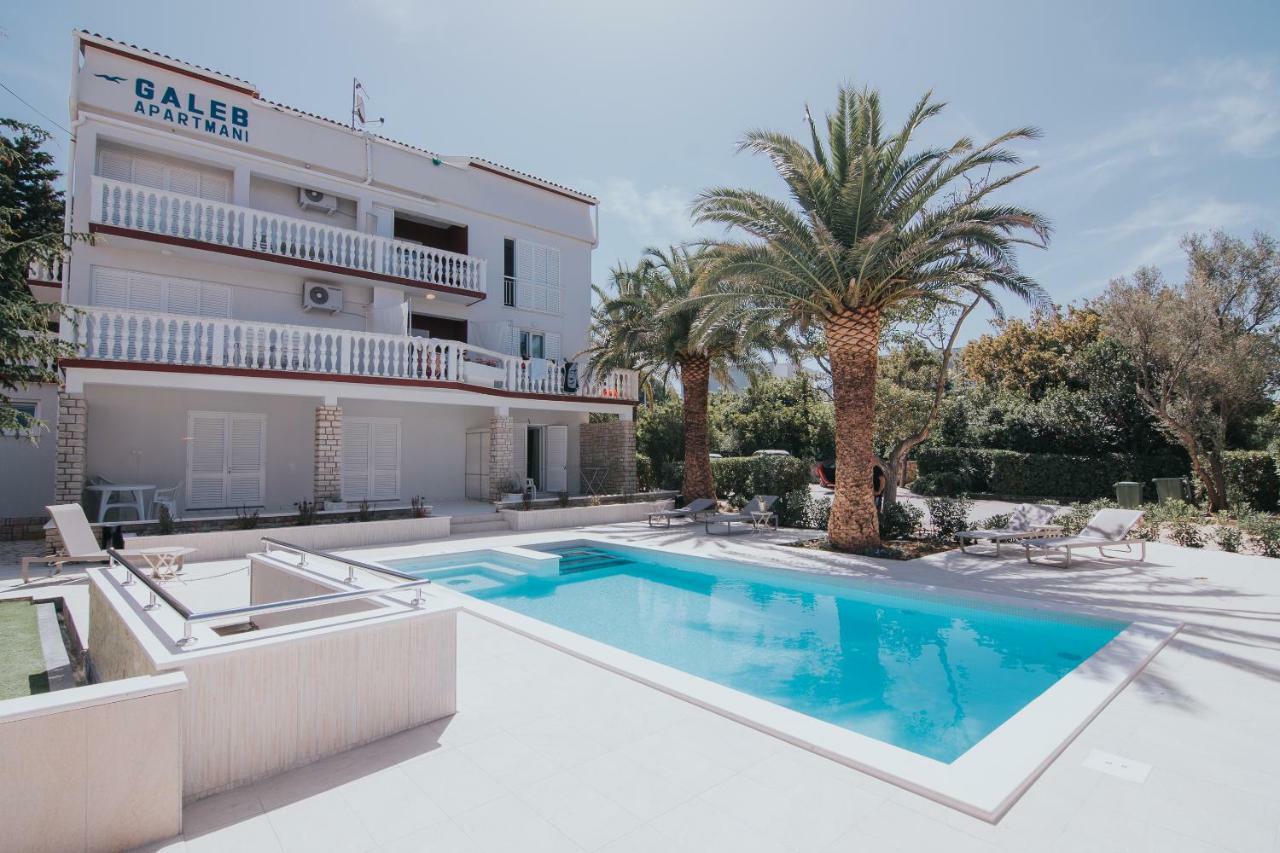 Pool Apartments Galeb Novalja Eksteriør billede